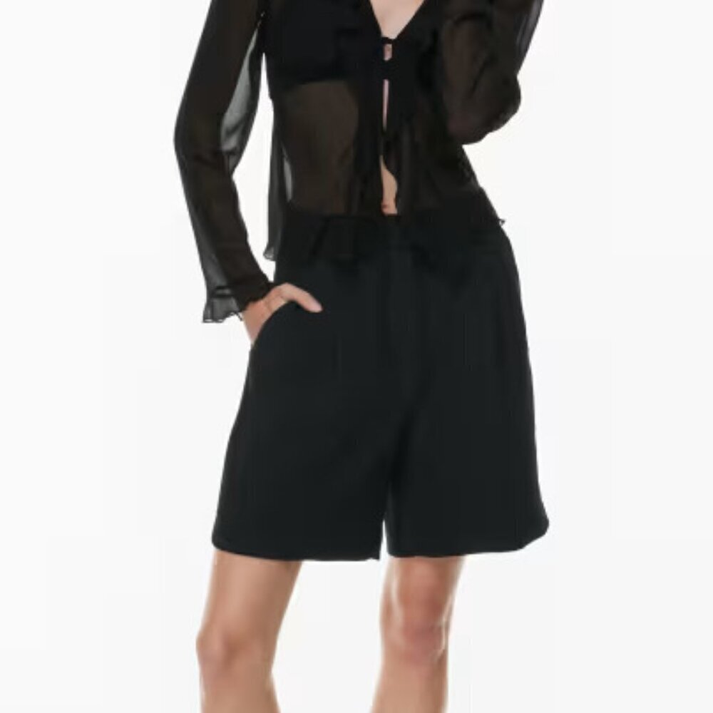 Aritzia Wilfred Black Effortless Crepe High-Waisted Pleated Long Shorts - Sz 2